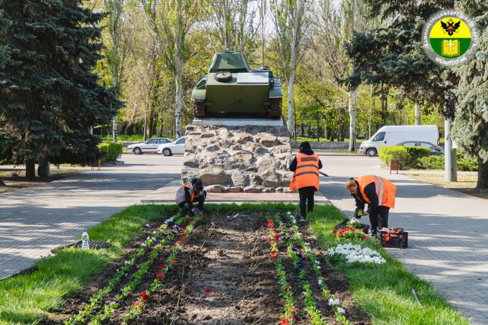 Подготовка к майским праздникам в самом разгаре Подготовка к майским праздникам в самом разгаре