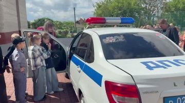 В Мелитопольской школе № 4 прошёл важный урок по Правилам дорожного движения для учеников младших классов