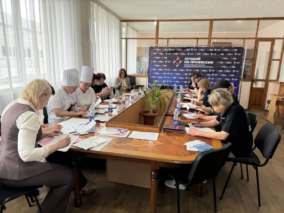В Запорожской области прошёл региональный этап конкурса «Лучший по профессии» в номинации «Повар» В Запорожской области прошёл региональный этап конкурса «Лучший по профессии» в номинации «Повар»