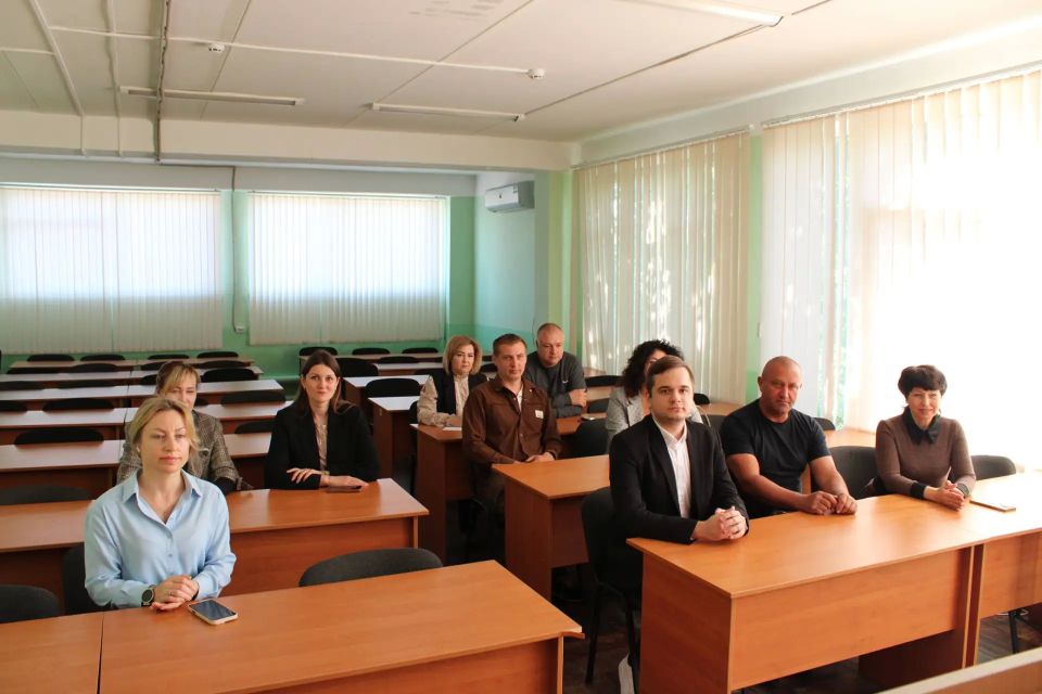 На базе Мелитопольского государственного университета состоялось вручение дипломов слушателям программы профессиональной переподготовки по направлению «Организация и развитие собственного дела в сфере агропромышленного... На базе Мелитопольского государственного университета состоялось вручение дипломов слушателям программы профессиональной переподготовки по направлению «Организация и развитие собственного дела в сфере агропромышленного...
