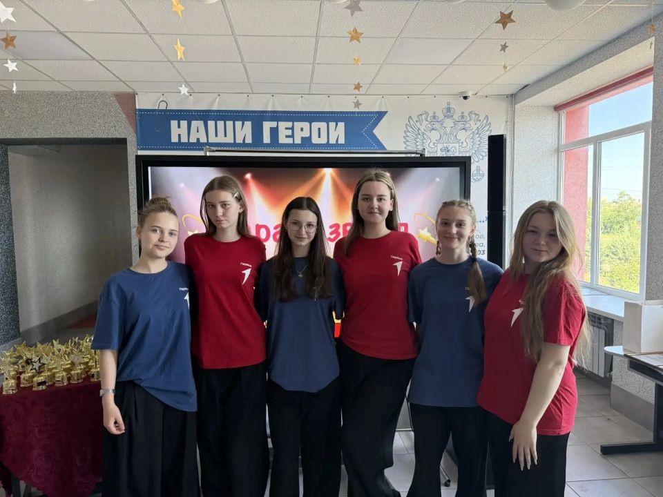 СОЗВЕЗДИЕ ТАЛАНТОВ. В ГБУ ОО «СОШ №8 им. дважды Героя Советского Союза Петрова В. С.» г. Мелитополь состоялось самое ожидаемое, яркое и торжественное событие года — общешкольный праздник чествования лучших учеников «Парад... СОЗВЕЗДИЕ ТАЛАНТОВ. В ГБУ ОО «СОШ №8 им. дважды Героя Советского Союза Петрова В. С.» г. Мелитополь состоялось самое ожидаемое, яркое и торжественное событие года — общешкольный праздник чествования лучших учеников «Парад...