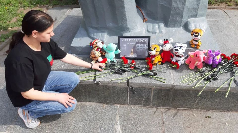 Совместно с руководителем гуманитарного штаба «Детям в руки» благотворительного фонда «Страна для детей» и воспитанниками ГБУ «Мелитопольский областной центр социально психологической реабилитации детей» мы почтили память... Совместно с руководителем гуманитарного штаба «Детям в руки» благотворительного фонда «Страна для детей» и воспитанниками ГБУ «Мелитопольский областной центр социально психологической реабилитации детей» мы почтили память...