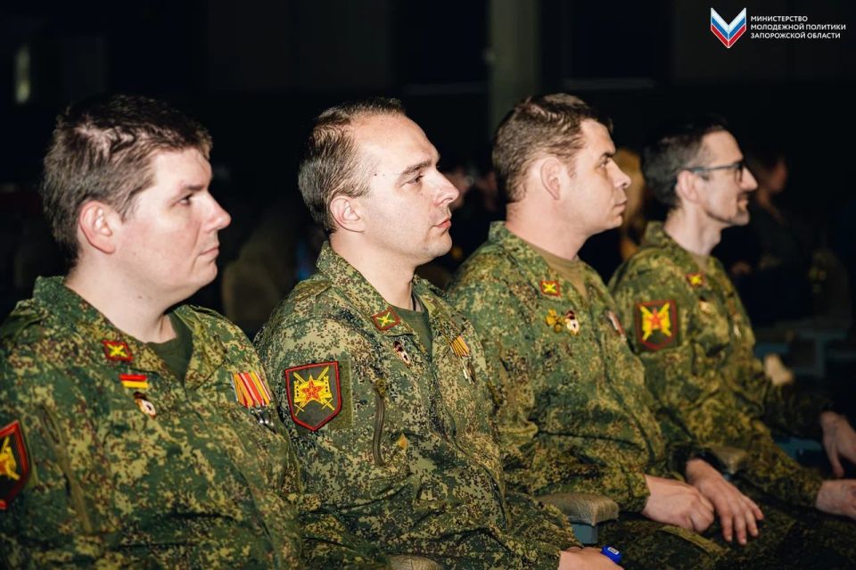«Эхо военных лет»: для молодёжи прошёл патриотический квартирник «Эхо военных лет»: для молодёжи прошёл патриотический квартирник