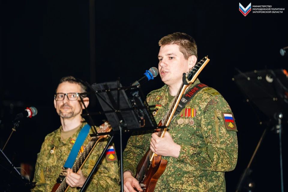 «Эхо военных лет»: для молодёжи прошёл патриотический квартирник «Эхо военных лет»: для молодёжи прошёл патриотический квартирник