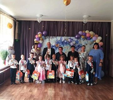 Будущие первоклассники попрощались с детским садом «Солнышко»