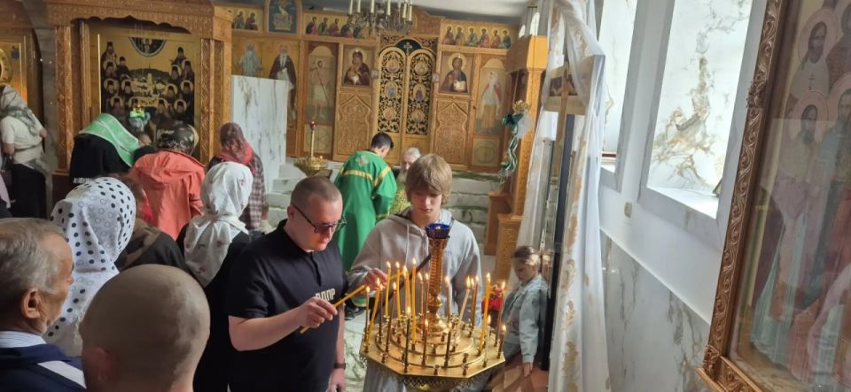 С праздником Святой Троицы! С праздником Святой Троицы!