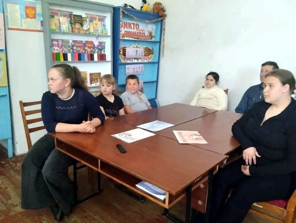 В Спасском клубе состоялся просмотр и обсуждение видеоролика «Экстремизму — нет!» В Спасском клубе состоялся просмотр и обсуждение видеоролика «Экстремизму — нет!»