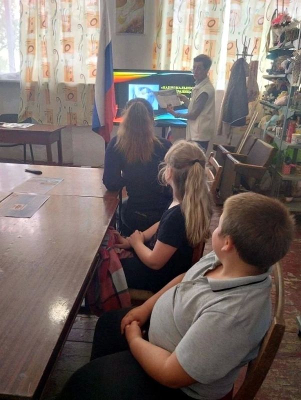 В Спасском клубе состоялся просмотр и обсуждение видеоролика «Экстремизму — нет!» В Спасском клубе состоялся просмотр и обсуждение видеоролика «Экстремизму — нет!»