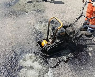 Ямочный ремонт дорог продолжается в Запорожской области