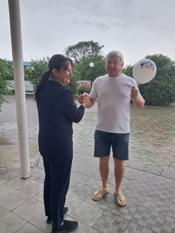 11.06.2026. В Кирилловском Доме культуры совместно с Кирилловской библиотекой прошла акция «Символы моей России», приуроченная ко Дню России 11.06.2026. В Кирилловском Доме культуры совместно с Кирилловской библиотекой прошла акция «Символы моей России», приуроченная ко Дню России