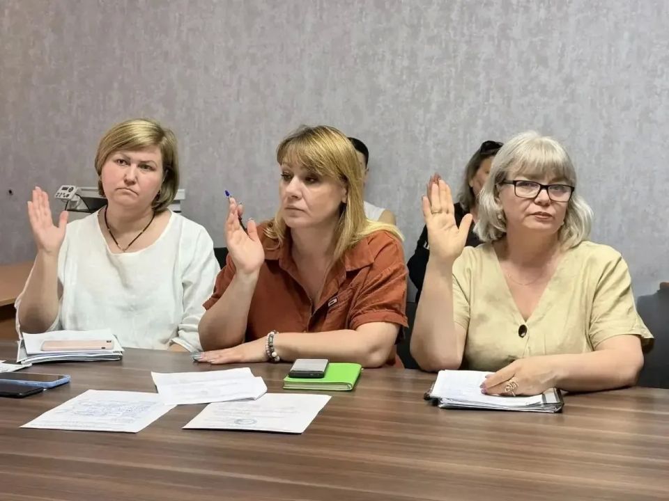 В Мелитопольском муниципальном округе состоялось очередное заседание комиссии по делам несовершеннолетних и защите их прав, на котором обсуждались актуальные вопросы профилактики правонарушений среди молодежи В Мелитопольском муниципальном округе состоялось очередное заседание комиссии по делам несовершеннолетних и защите их прав, на котором обсуждались актуальные вопросы профилактики правонарушений среди молодежи
