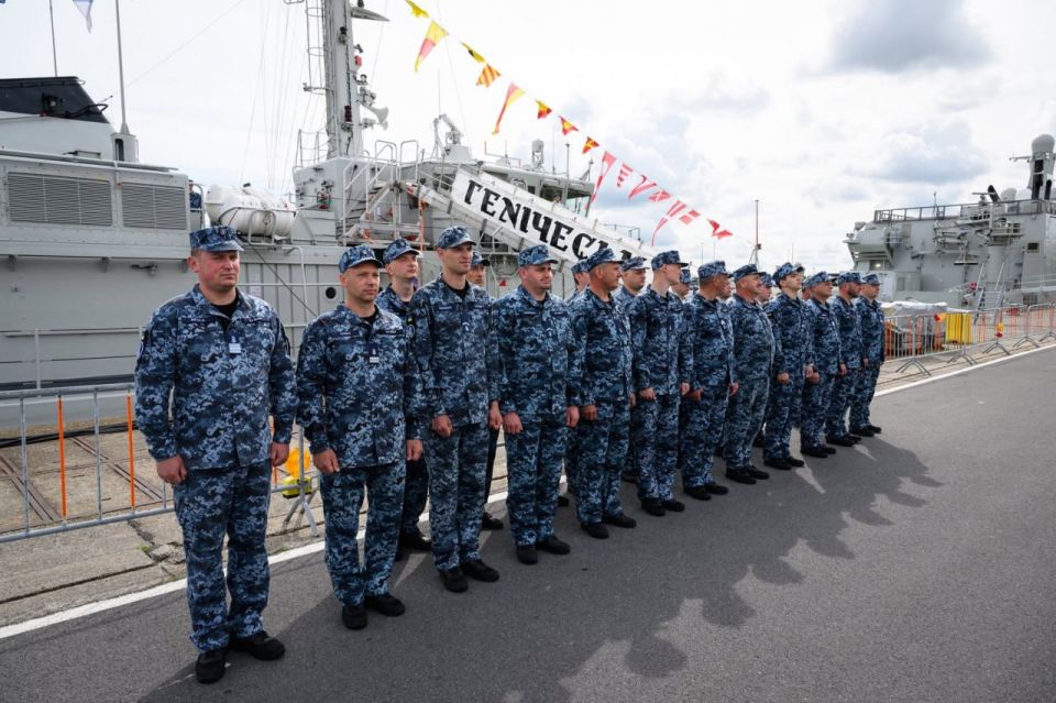 Украине передали еще один корабль Украине передали еще один корабль