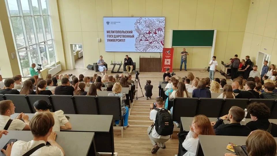 Американский экс-разведчик Скотт Риттер посетил Мелитополь Американский экс-разведчик Скотт Риттер посетил Мелитополь