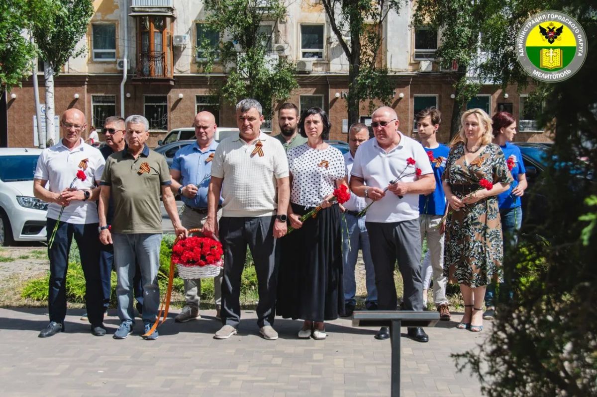 Сергей Золотарёв: Сегодня, в День памяти и скорби, мы вместе со всей страной присоединились к общенациональной минуте молчания Сергей Золотарёв: Сегодня, в День памяти и скорби, мы вместе со всей страной присоединились к общенациональной минуте молчания