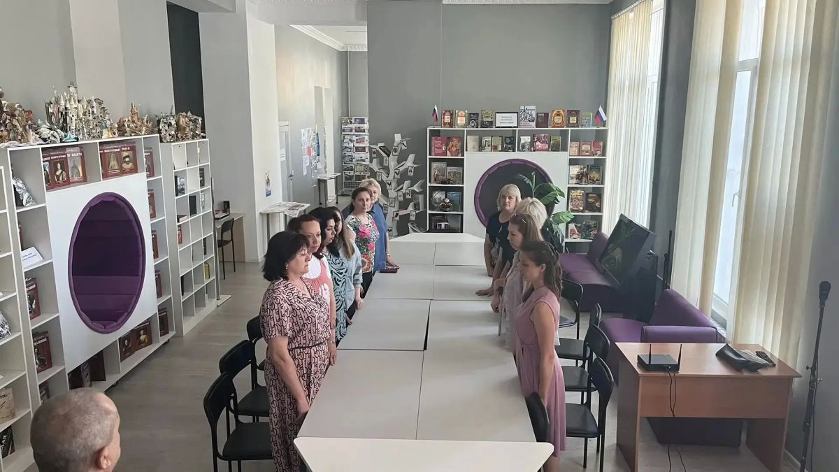 Сотрудники управления культуры, спорта и молодежной политики, а так же учреждения культуры и спорта городского округа Мелитополь приняли участие в акции "Минута молчания" Сотрудники управления культуры, спорта и молодежной политики, а так же учреждения культуры и спорта городского округа Мелитополь приняли участие в акции "Минута молчания"
