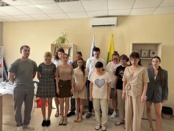 Сотрудники управления культуры, спорта и молодежной политики, а так же учреждения культуры и спорта городского округа Мелитополь приняли участие в акции "Минута молчания"