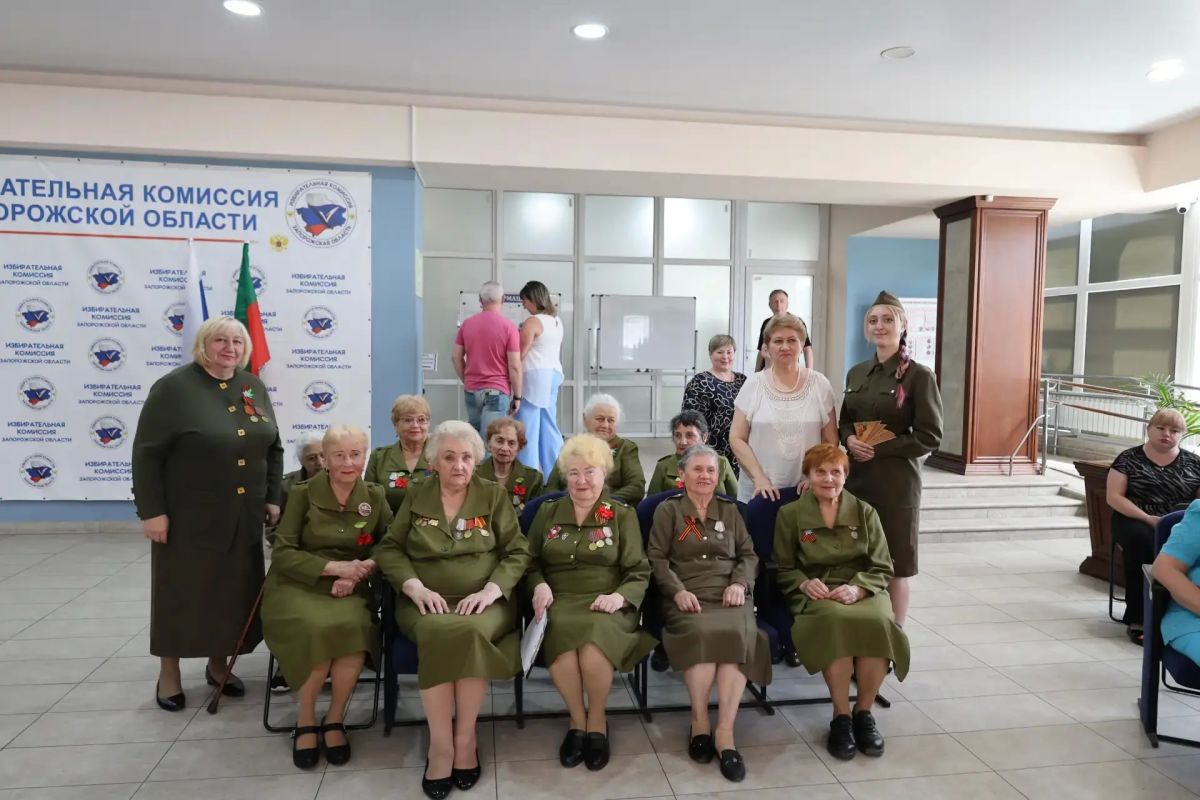 В Мелитопольском областном центре искусств и народного творчества состоялся цикл памятных мероприятий, приуроченных ко Дню памяти и скорби В Мелитопольском областном центре искусств и народного творчества состоялся цикл памятных мероприятий, приуроченных ко Дню памяти и скорби