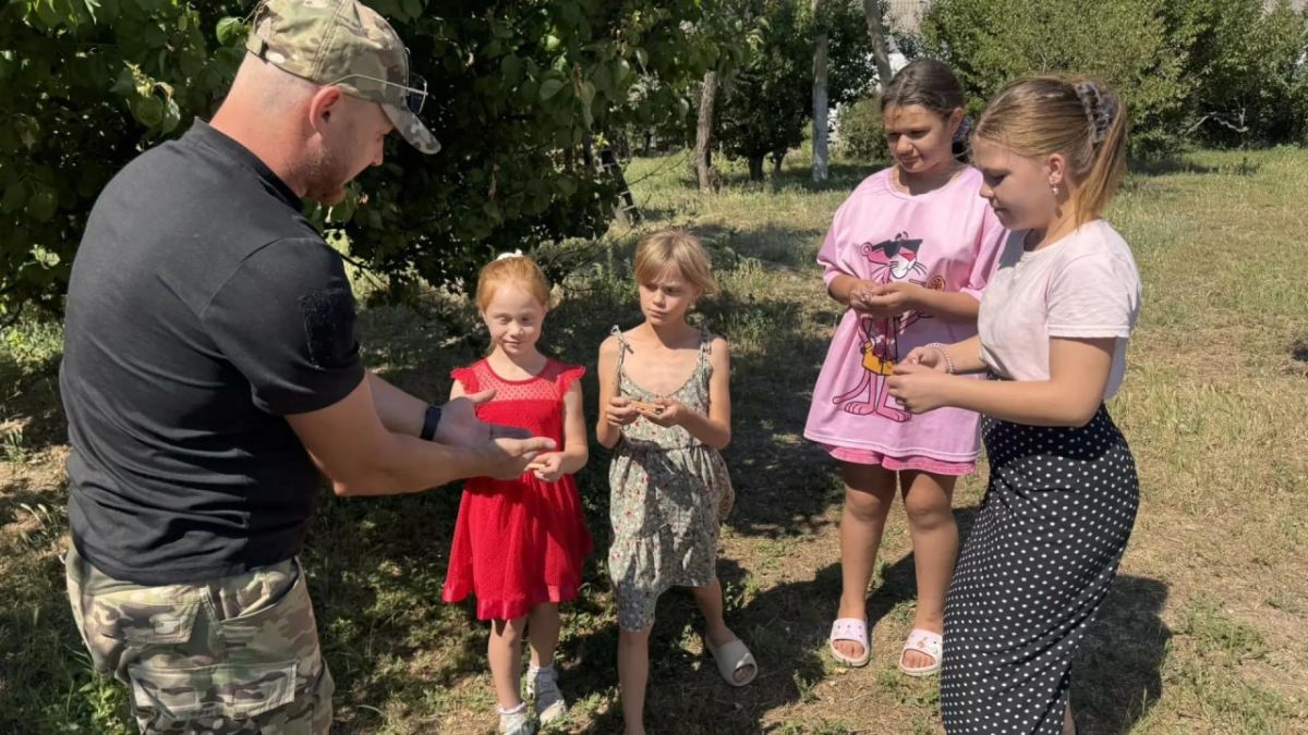 «Оберег для защитника»: тепло детских рук «Оберег для защитника»: тепло детских рук