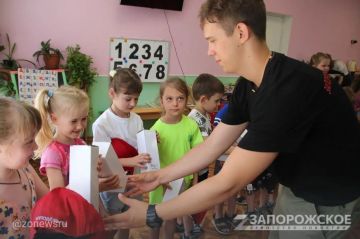 Молодежь Мелитополя провела танцевальный флешмоб ко Дню семьи, любви и верности