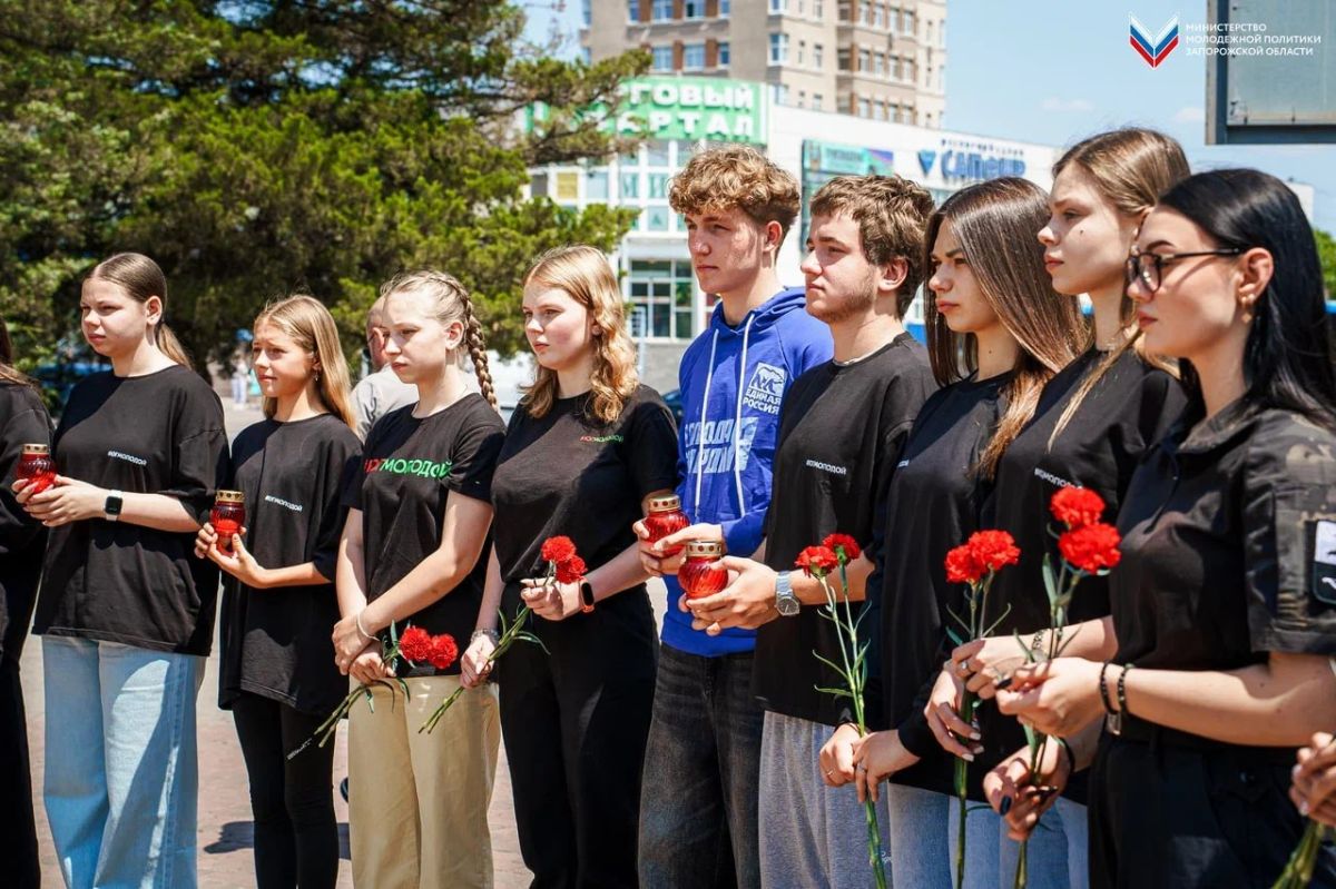 В Мелитополе прошла церемония возложения цветов к бюсту Павла Анатольевича Судоплатова В Мелитополе прошла церемония возложения цветов к бюсту Павла Анатольевича Судоплатова