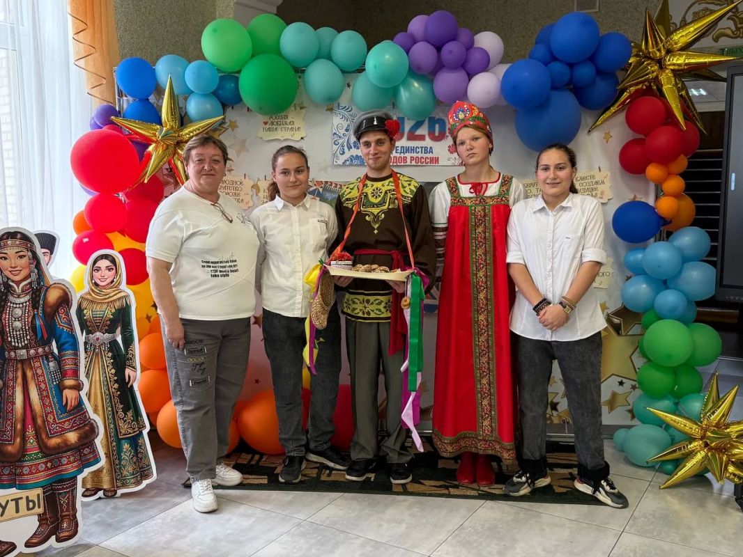 Единство в красках и традициях! Единство в красках и традициях!