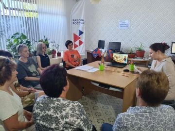 Семейная гостиная: круглый стол ко Дню семьи, любви и верности