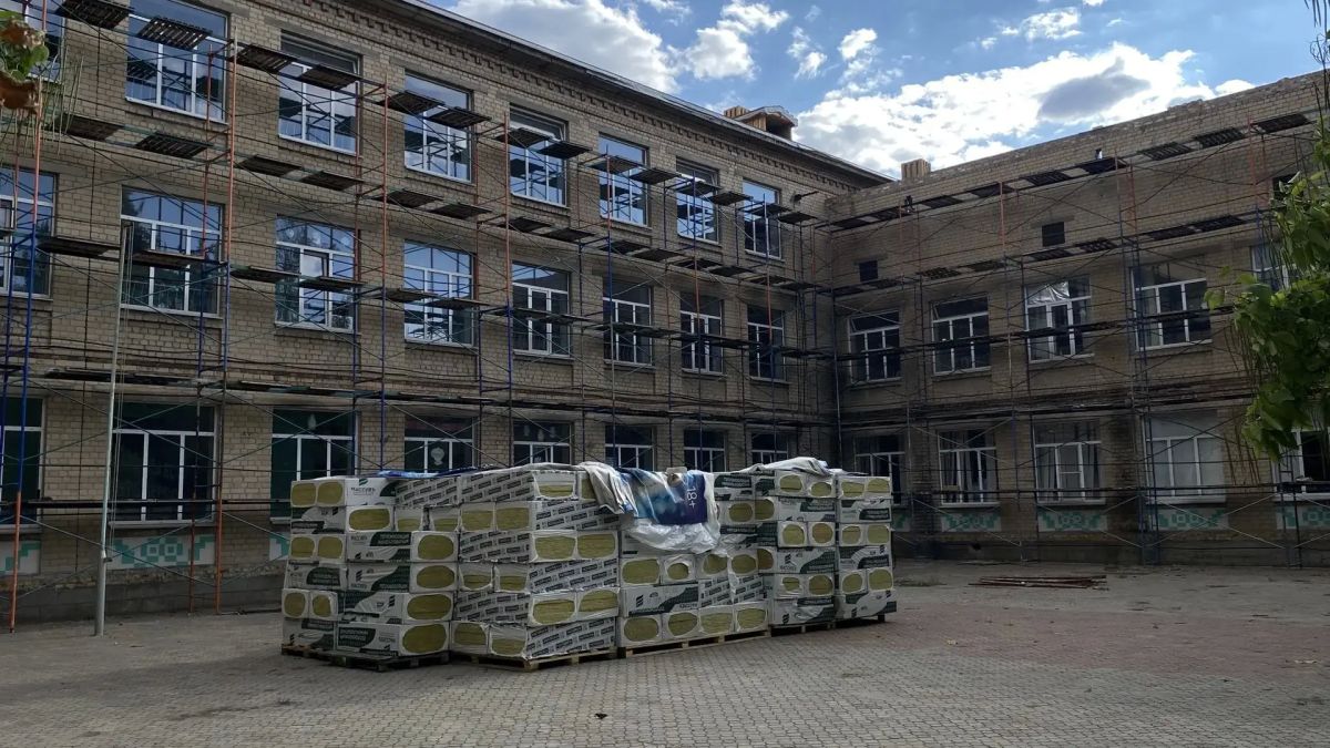 В мелитопольской школе № 25 идет капитальный ремонт В мелитопольской школе № 25 идет капитальный ремонт