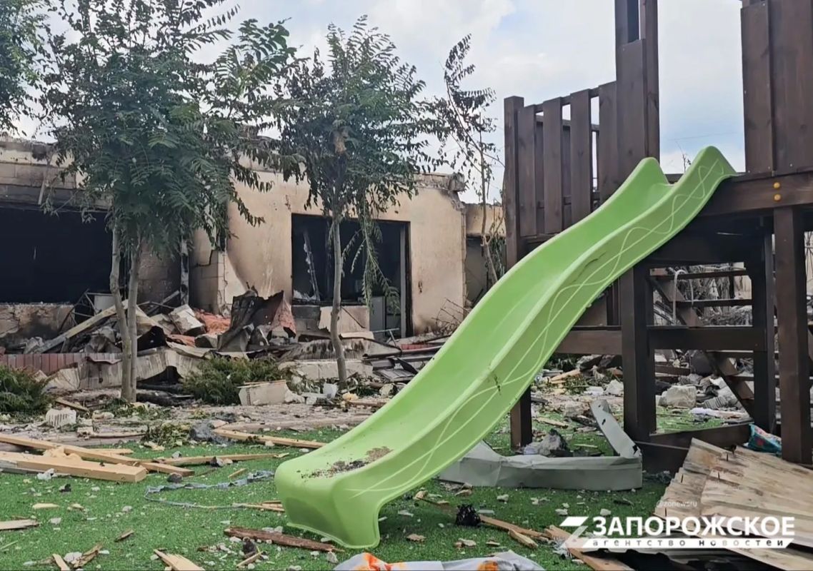 Жители Запорожской области скорбят по погибшим при террористической атаке ВСУ в Кирилловке Жители Запорожской области скорбят по погибшим при террористической атаке ВСУ в Кирилловке