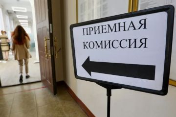 Абитуриенты бакалавриата и специалитета основного конкурса должны подать согласия на зачисление в вузы до 12:00 мск 5 августа