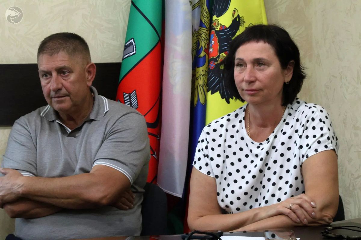 Алексей Тихомиров провел встречу с жителями Мелитополя Алексей Тихомиров провел встречу с жителями Мелитополя
