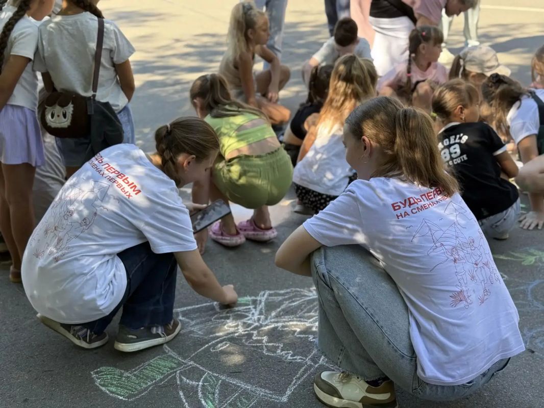 В парке Горького прошла трогательная акция «Рисунок мира» В парке Горького прошла трогательная акция «Рисунок мира»
