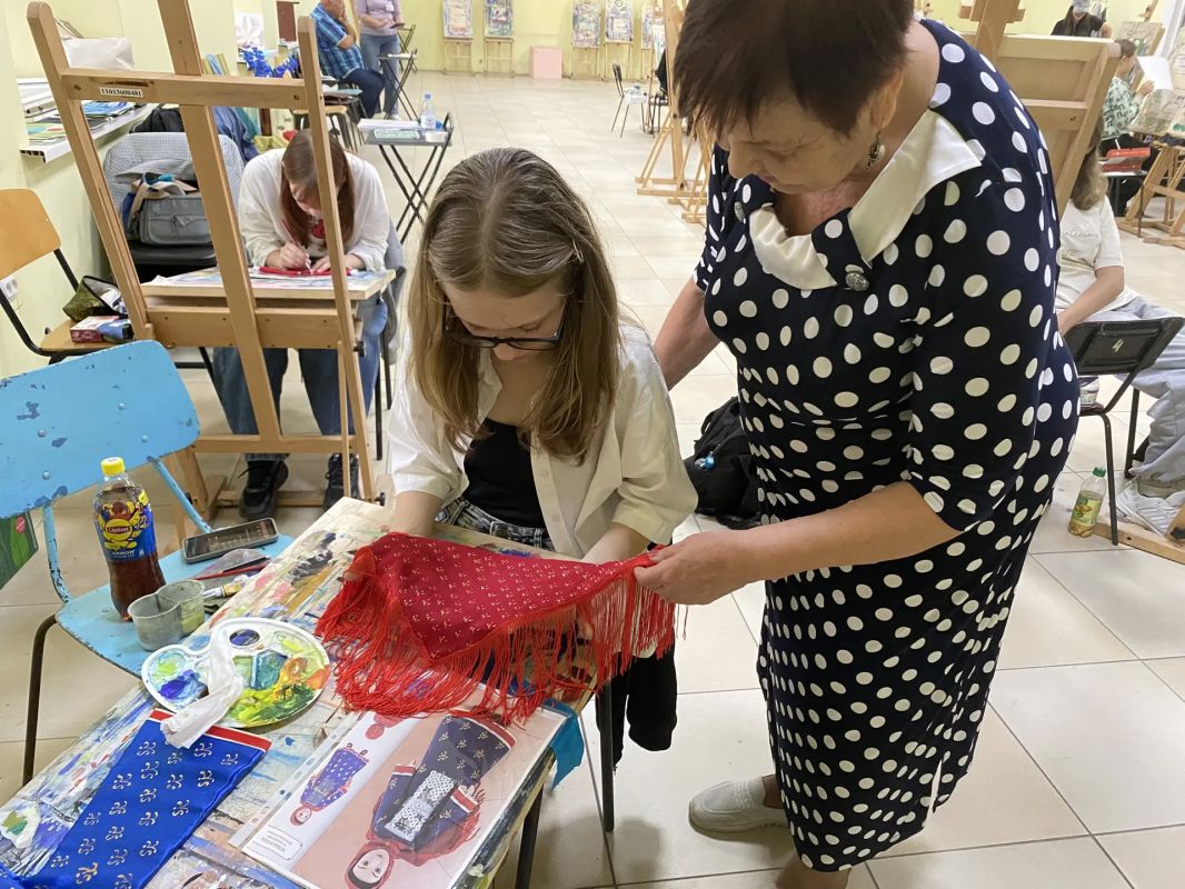 От кисти — к истокам: в МКОУ ДО «МДХШ» продолжается реализация проекта «Хоровод народных кукол» От кисти — к истокам: в МКОУ ДО «МДХШ» продолжается реализация проекта «Хоровод народных кукол»
