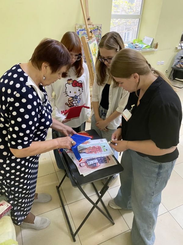 От кисти — к истокам: в МКОУ ДО «МДХШ» продолжается реализация проекта «Хоровод народных кукол» От кисти — к истокам: в МКОУ ДО «МДХШ» продолжается реализация проекта «Хоровод народных кукол»