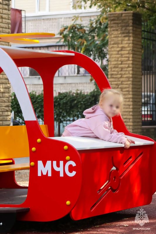 Место памяти: спасатели МЧС России и администрация городского округа Мелитополь благоустраивают сквер «Огнеборцев» Место памяти: спасатели МЧС России и администрация городского округа Мелитополь благоустраивают сквер «Огнеборцев»