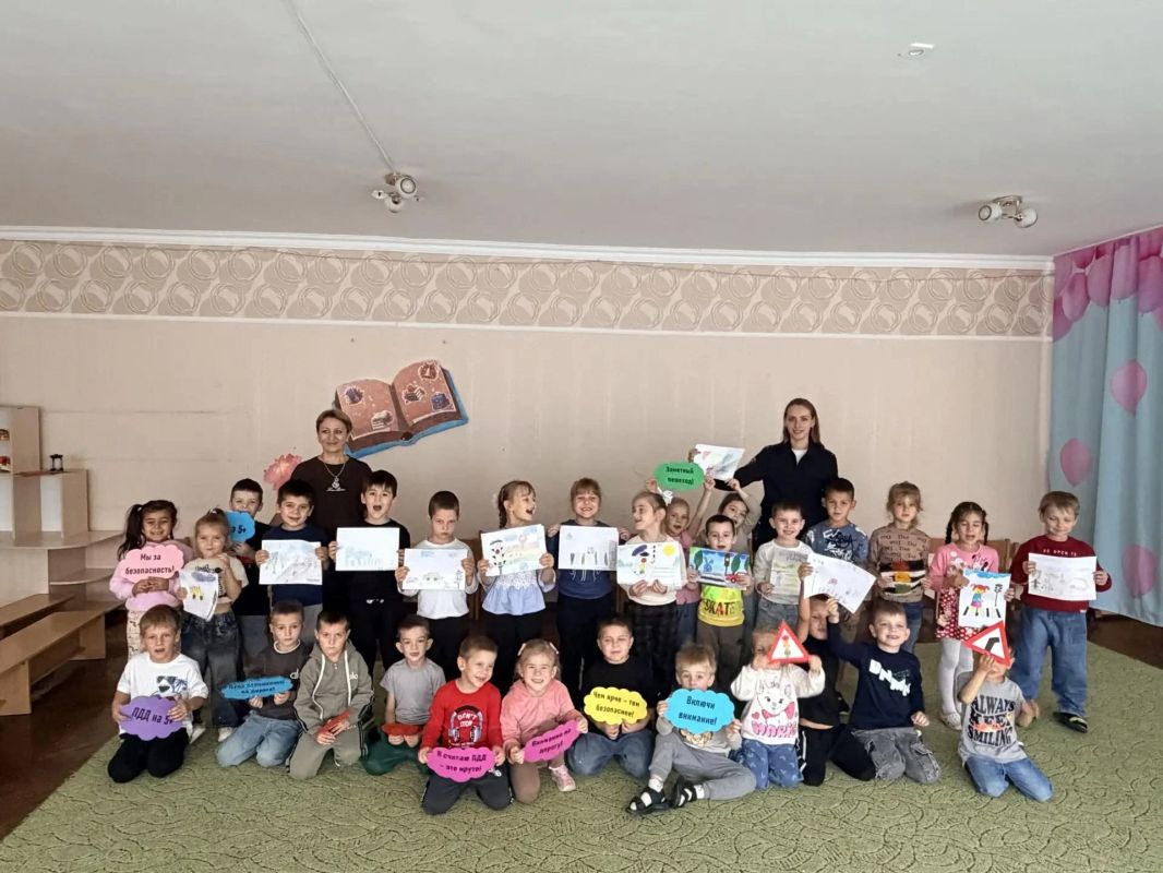 В рамках Единого дня безопасности дорожного движения сотрудники Госавтоинспекции провели профилактические мероприятия в Мелитопольской школе № 5 и детском саду № 14 В рамках Единого дня безопасности дорожного движения сотрудники Госавтоинспекции провели профилактические мероприятия в Мелитопольской школе № 5 и детском саду № 14