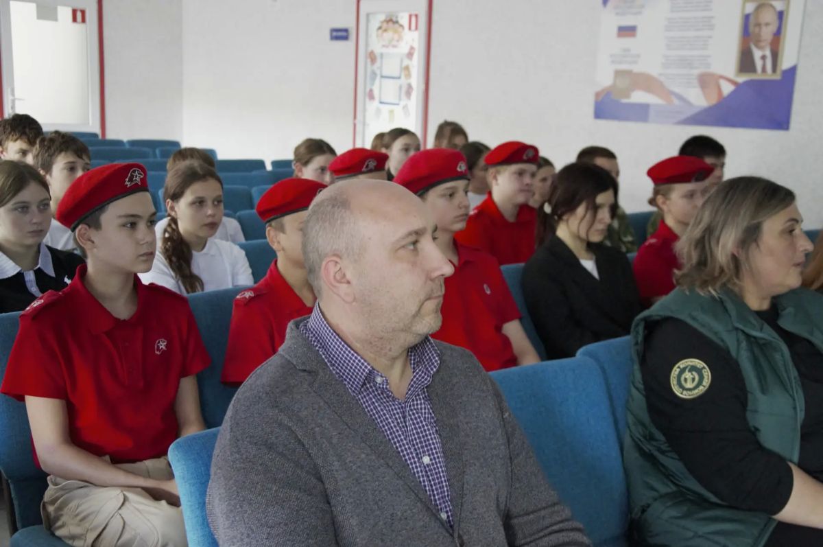 В школе №8 города Мелитополь представили Всероссийский конкурс «Связующая нить народов России» приуроченный ко Дню воссоединения Донецкой Народной Республики, Луганской Народной Республики, Запорожской области и Херсонской... В школе №8 города Мелитополь представили Всероссийский конкурс «Связующая нить народов России» приуроченный ко Дню воссоединения Донецкой Народной Республики, Луганской Народной Республики, Запорожской области и Херсонской...