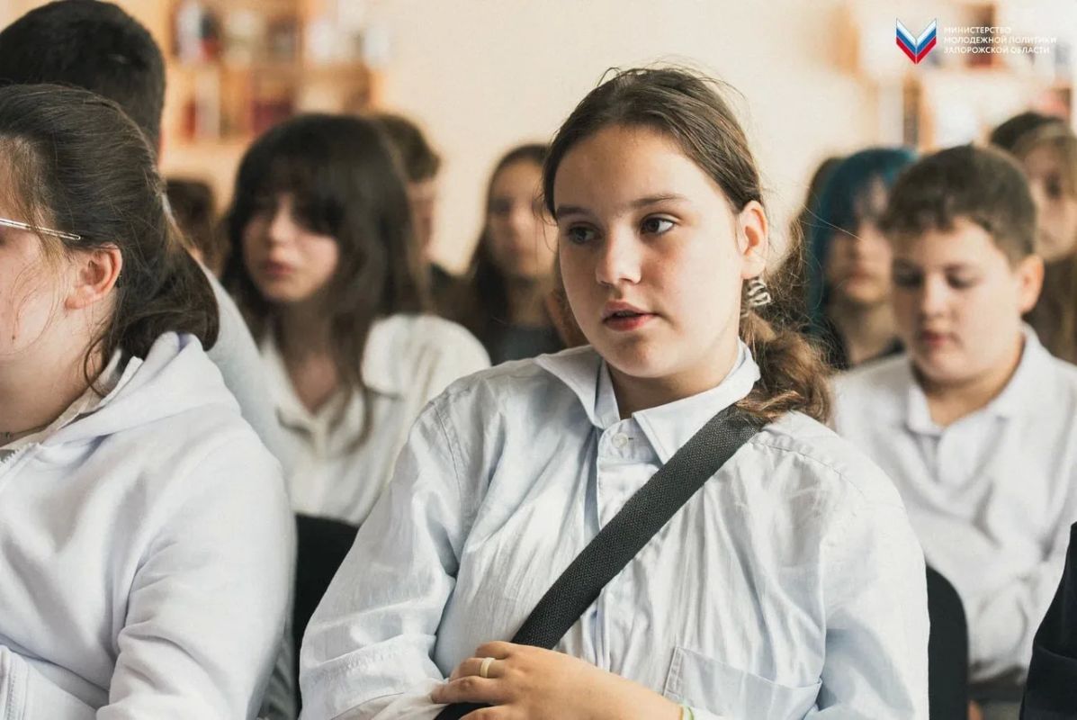 Всероссийская акция «Спасибо, что #МЫВМЕСТЕ», приуроченная к празднованию Дня воссоединения, прошла в Мелитополе Всероссийская акция «Спасибо, что #МЫВМЕСТЕ», приуроченная к празднованию Дня воссоединения, прошла в Мелитополе