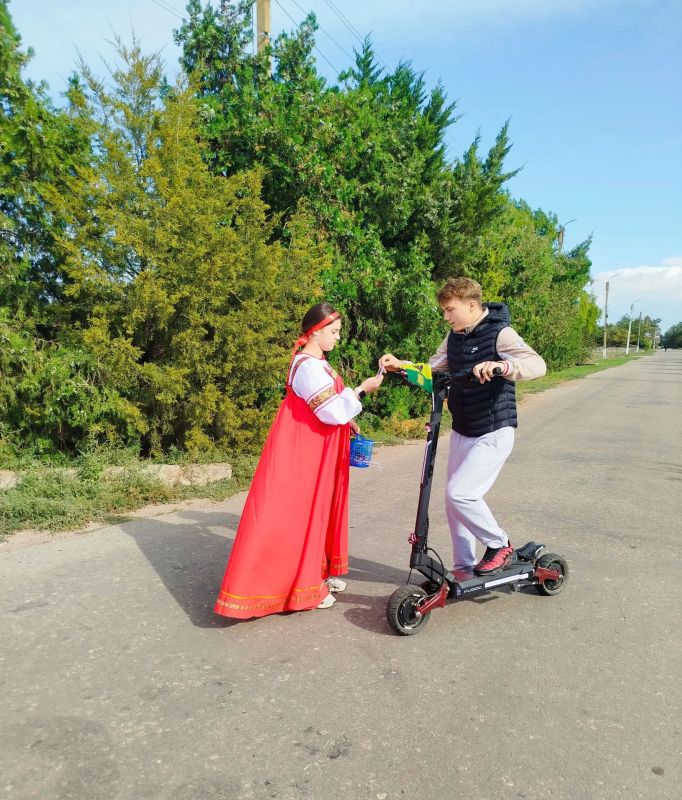 Сегодня, 30 сентября, вся Запорожская область отмечает один из самых значимых и радостных праздников — День воссоединения нашего родного края с Российской Федерацией! Сегодня, 30 сентября, вся Запорожская область отмечает один из самых значимых и радостных праздников — День воссоединения нашего родного края с Российской Федерацией!