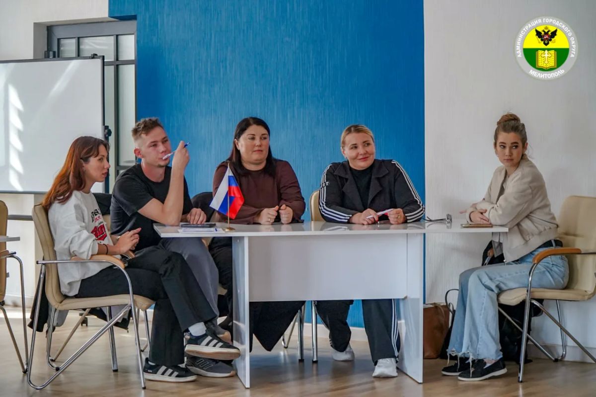 Во Дворце культуры железнодорожников состоялся командный квиз «Знай свой край», приуроченный ко Дню воссоединения Запорожской области с Российской Федерацией Во Дворце культуры железнодорожников состоялся командный квиз «Знай свой край», приуроченный ко Дню воссоединения Запорожской области с Российской Федерацией