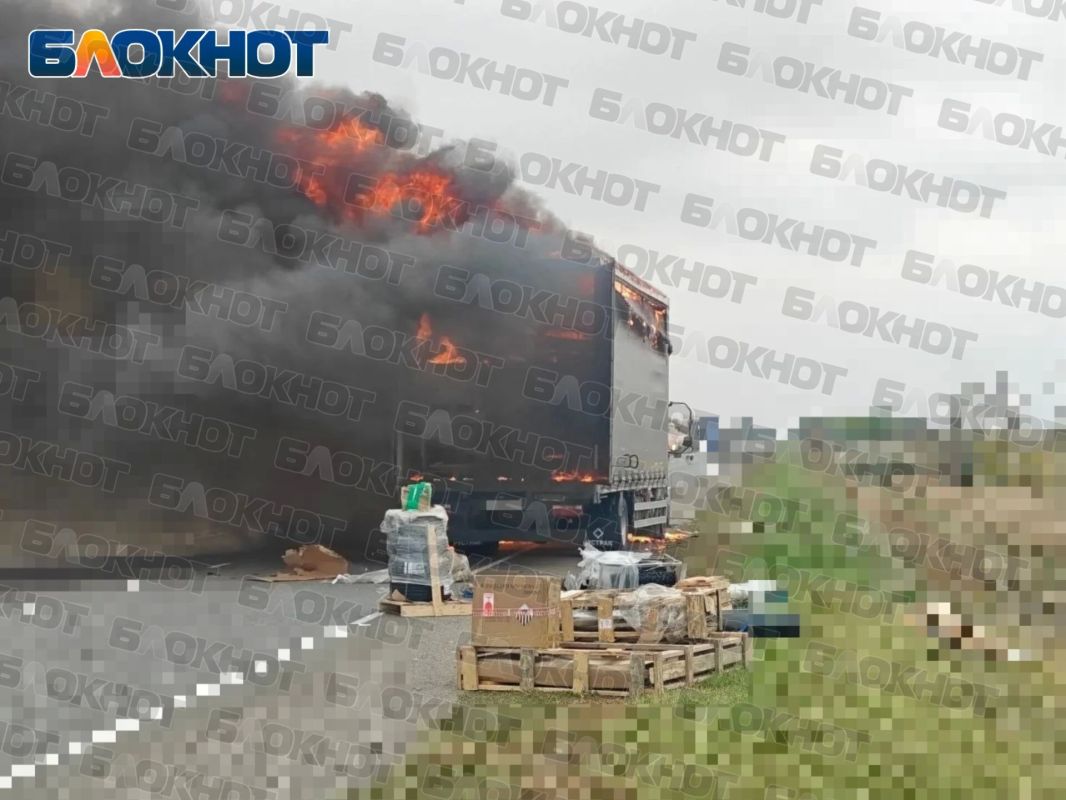ВСУ ударили по гражданскому грузовику по дороге в Запорожскую область ВСУ ударили по гражданскому грузовику по дороге в Запорожскую область