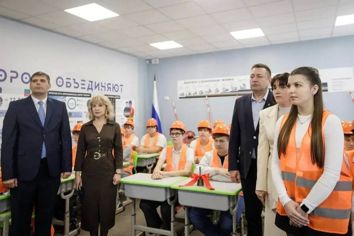 Первый профориентационный "дорожный класс" появился в одной из школ Мелитополя, сообщил губернатор Запорожской области Балицкий