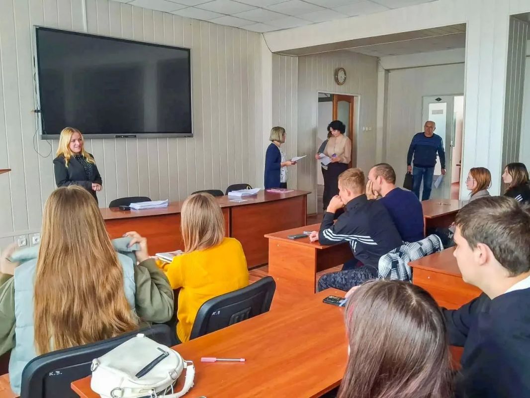 В Бердянском филиале Мелитопольского государственного университета прошло исследование «Социальное самочувствие молодёжи как индикатор общественной безопасности» В Бердянском филиале Мелитопольского государственного университета прошло исследование «Социальное самочувствие молодёжи как индикатор общественной безопасности»