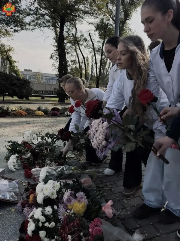 Мелитопольские студенты-медики почтили память героев освобождения города Мелитопольские студенты-медики почтили память героев освобождения города