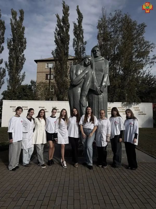 Мелитопольские студенты-медики почтили память героев освобождения города Мелитопольские студенты-медики почтили память героев освобождения города
