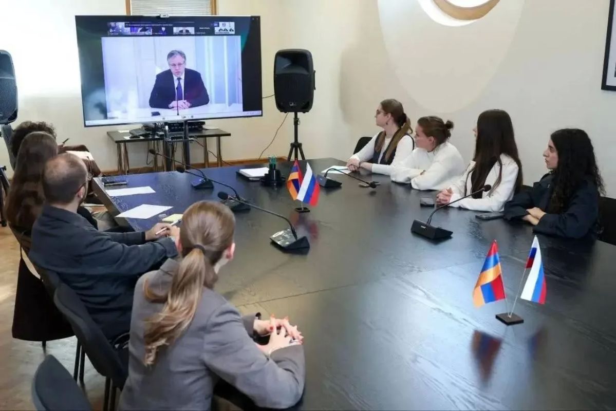 Российская делегация на переговорах в Вене по вопросам безопасности и контроля над вооружениями провела международную видеоконференцию «Запорожская область: эскалация террористической войны со стороны Вооружённых сил Украины» Российская делегация на переговорах в Вене по вопросам безопасности и контроля над вооружениями провела международную видеоконференцию «Запорожская область: эскалация террористической войны со стороны Вооружённых сил Украины»