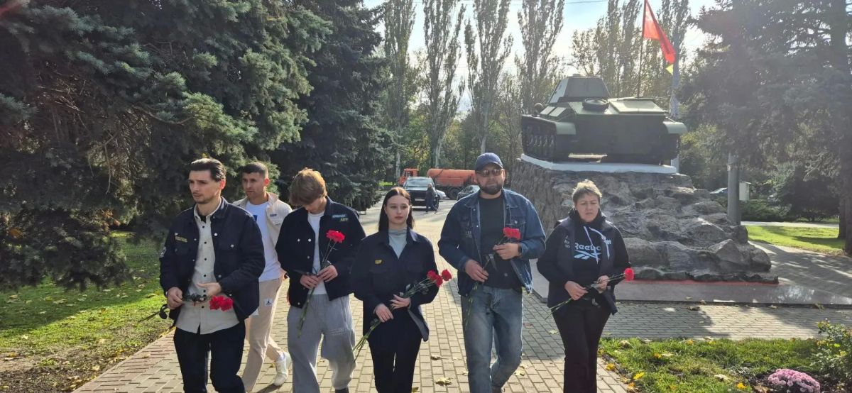 Актив РО ЛДПР Запорожской области почтил память освободителей Мелитополя Актив РО ЛДПР Запорожской области почтил память освободителей Мелитополя