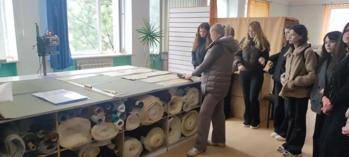 «Карта талантов»: школьники Бердянска примерили профессию швеи и механика «Карта талантов»: школьники Бердянска примерили профессию швеи и механика